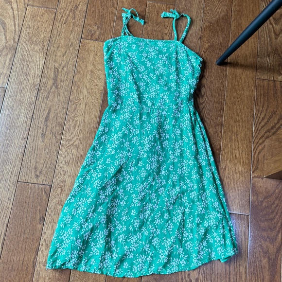 Beautiful, light weight urban kids dress - Picture 2 of 11
